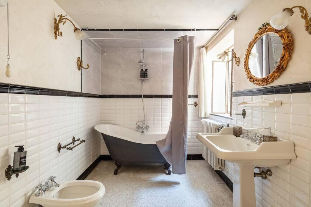 Central Elegant Apartment - Liberty House Bologna Eksteriør billede