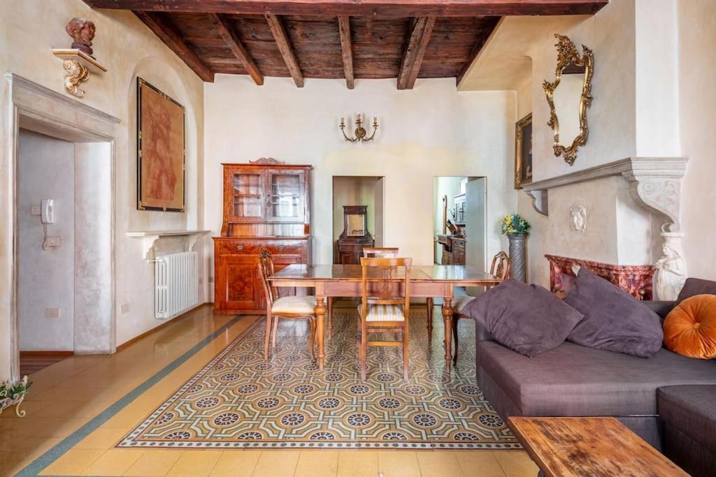 Central Elegant Apartment - Liberty House Bologna Eksteriør billede